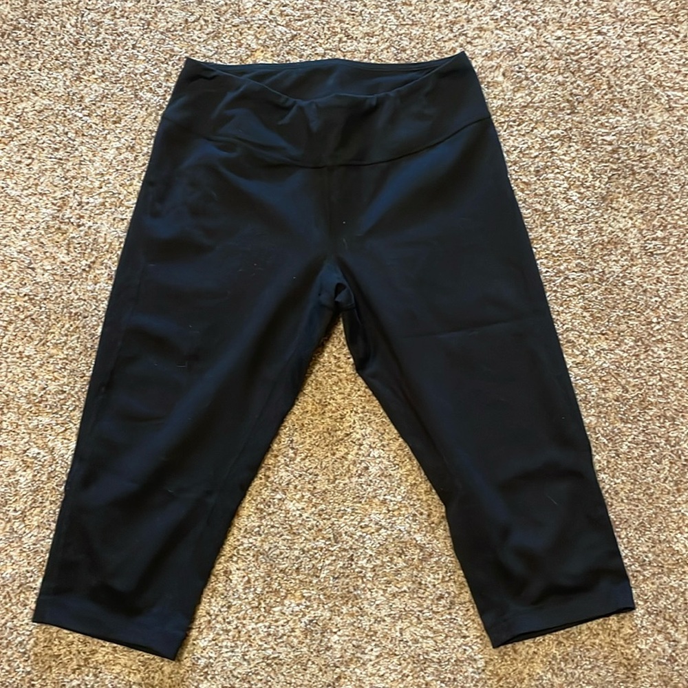 Zella women’s crop workout pants size M